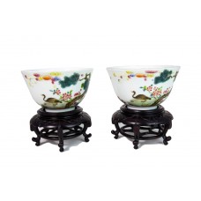 1004   A Pair Jia-Qing Period Famille Rose Bowls 